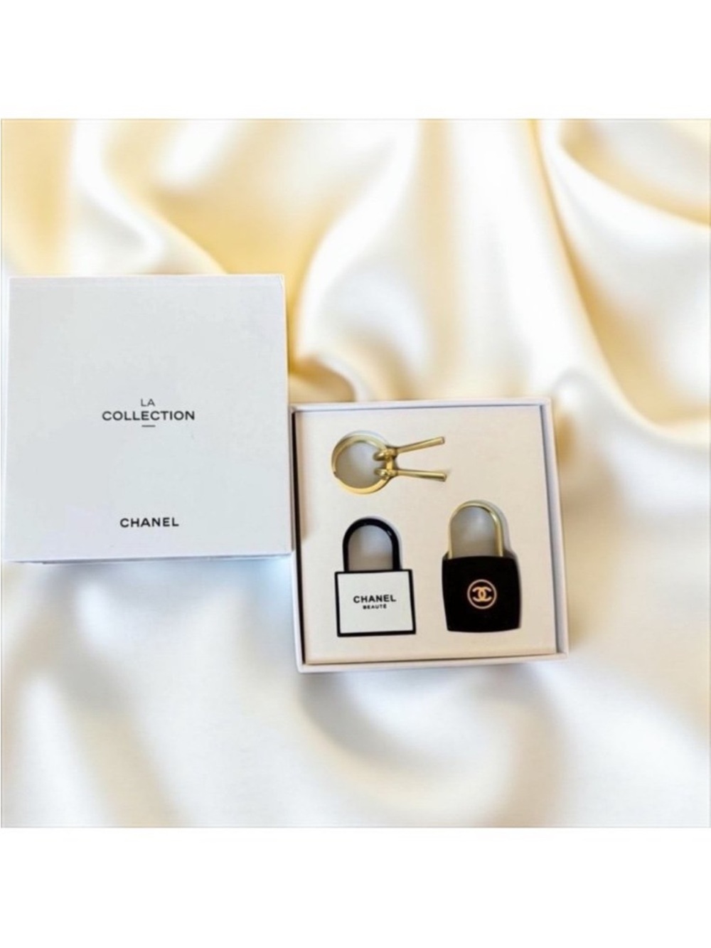 CHANEL Beauté Black & White Lock 🔐 & Keyset